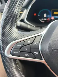 Photo 20 Renault Captur  E-Tech full hybrid 145
