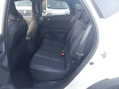 Photo 35 Renault Captur  E-Tech full hybrid 145