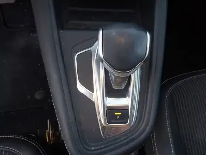 Photo 33 Renault Captur  E-Tech full hybrid 145