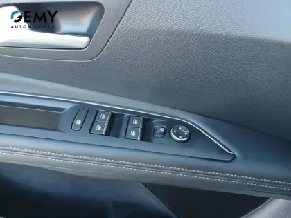 Photo 15 Peugeot 3008  Hybrid 225 e-EAT8