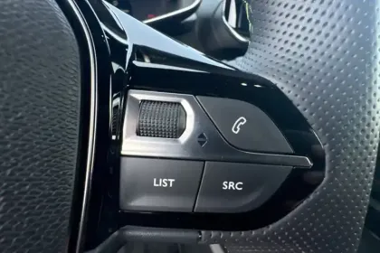 Photo 24 Peugeot 2008  Hybrid 145 e-DCS6
