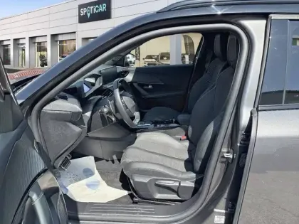 Photo 18 Peugeot 2008  PureTech 130 S&S EAT8