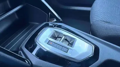 Photo 35 Peugeot 2008  Hybrid 145 e-DCS6