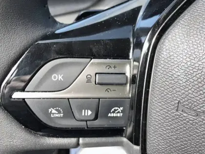 Photo 17 Peugeot 308  Hybrid 136 e-DCS6
