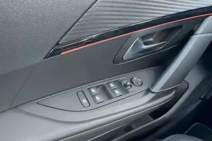 Photo 20 Peugeot 208  Electrique 50 kWh 136ch