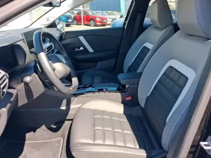 Photo 8 Citroën C4  Hybride 136 e-DCS6
