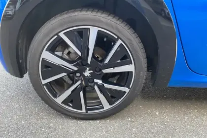 Photo 10 Peugeot 208  PureTech 130 S&S EAT8