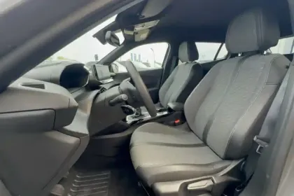 Photo 8 Peugeot 2008  PureTech 100 S&S BVM6
