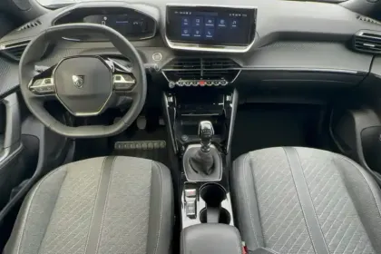 Photo 11 Peugeot 2008  PureTech 100 S&S BVM6