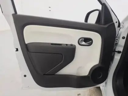 Photo 127 Renault Twingo  III SCe 65