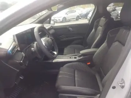 Photo 8 Renault Clio  E-Tech full hybrid 160 ch