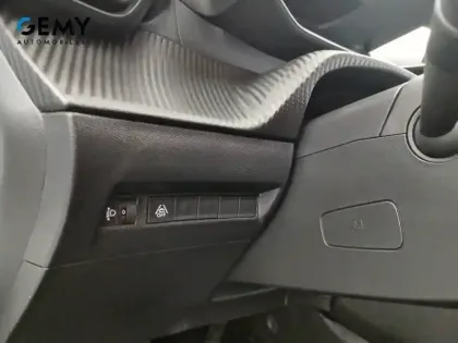 Photo 16 Peugeot 208  PureTech 100 S&S BVM6