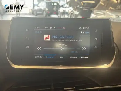 Photo 18 Peugeot 208  PureTech 75 S&S BVM5