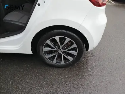 Photo 10 Renault Clio  E-Tech full hybrid 145