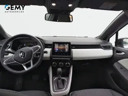 Photo 7 Renault Clio  E-Tech full hybrid 145