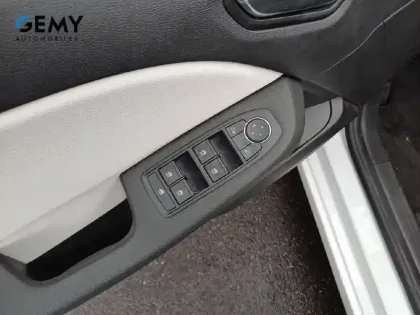 Photo 13 Renault Clio  E-Tech full hybrid 145