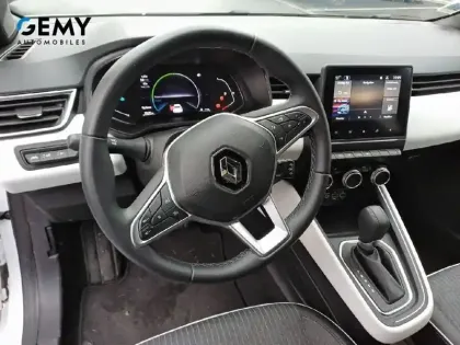 Photo 12 Renault Clio  E-Tech full hybrid 145