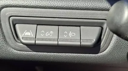 Photo 30 Renault Captur  E-Tech hybride 145