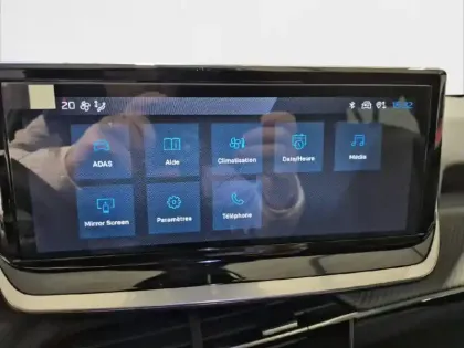 Photo 17 Peugeot 2008  Hybrid 145 e-DCS6
