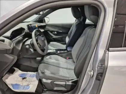 Photo 10 Peugeot 2008  Hybrid 145 e-DCS6