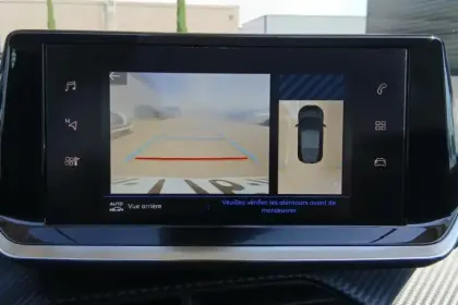 Photo 24 Peugeot 208  PureTech 100 S&S BVM6