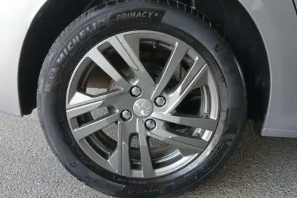 Photo 13 Peugeot 208  PureTech 100 S&S BVM6