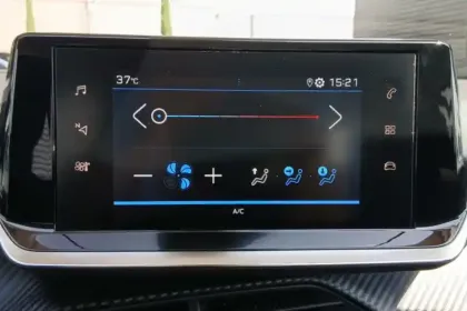 Photo 25 Peugeot 208  PureTech 100 S&S BVM6