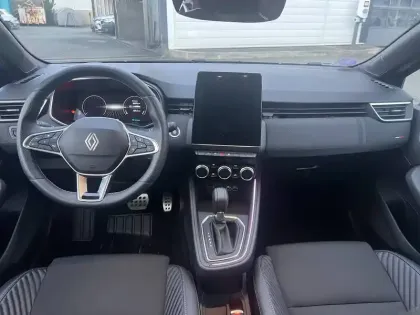 Photo 24 Renault Clio  E-Tech full hybrid 145