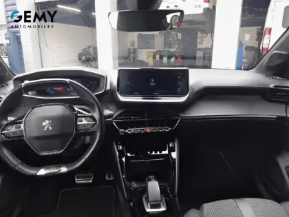 Photo 7 Peugeot 208  Electrique 50 kWh 136ch