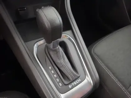 Photo 180 Renault Captur  E-Tech full hybrid 145