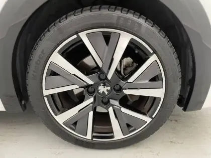 Photo 17 Peugeot 208  PureTech 100 S&S BVM6