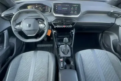 Photo 11 Peugeot 2008  PureTech 100 S&S BVM6