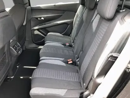 Photo 11 Peugeot 5008  Hybrid 136 e-DCS6