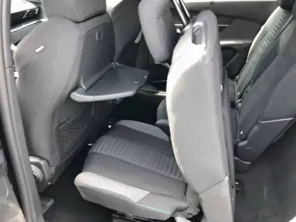 Photo 17 Peugeot 5008  Hybrid 136 e-DCS6