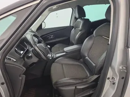 Photo 61 Renault Scenic Grand  dCi 130 Energy