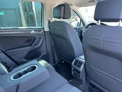 Photo 10 Volkswagen Tiguan Elegance eHybrid