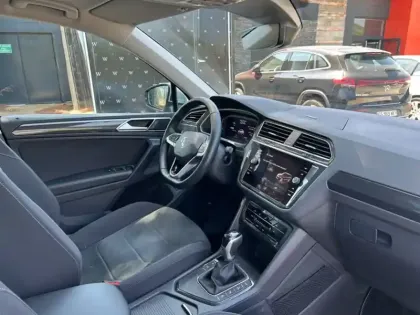 Photo 12 Volkswagen Tiguan Elegance eHybrid