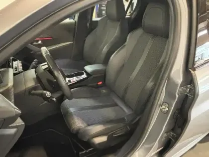 Photo 10 Peugeot 208  1.2 100 GT GPS / Carplay / FullLed / Camera 180 /