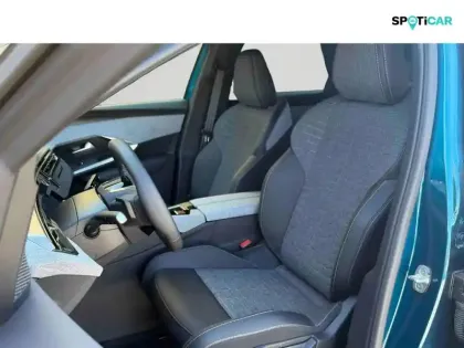 Photo 11 Peugeot 3008  1.2 Hybrid 145ch Allure e-DCS6