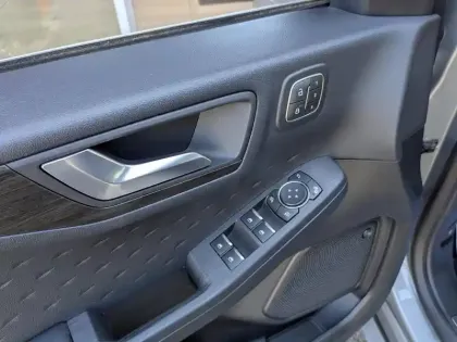 Photo 7 Ford Kuga  2.5 DURATEC PHEV 225CH POWERSPLIT eCVT VIGNALE