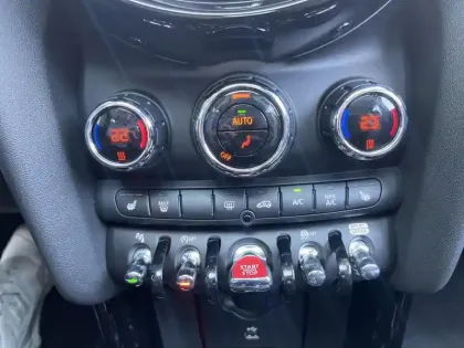 Photo 11 Mini Mini  5 Portes Cooper 136ch Edition Premium Plus BVA7