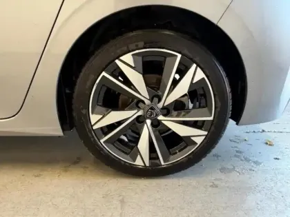 Photo 11 Peugeot 308  1.2 PureTech 130ch S&S Allure