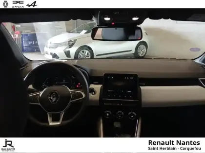Photo 10 Renault Clio  1.6 E-Tech hybride 140ch Intens -21N