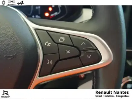 Photo 13 Renault Clio  1.6 E-Tech hybride 140ch Intens -21N