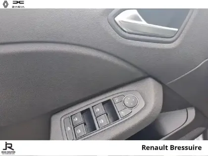 Photo 13 Renault Clio  1.5 dCi 100ch Evolution - 25