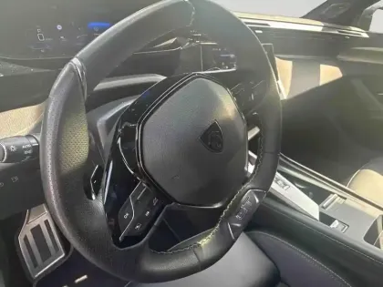 Photo 10 Peugeot 408  Plug-in Hybrid 225ch GT e-EAT8