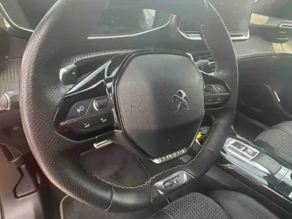 Photo 10 Peugeot 2008  1.2 PureTech 130ch S&S GT EAT8