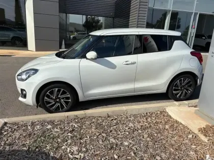 Photo 8 Suzuki Swift  1.2 Dualjet Hybrid 83ch Pack