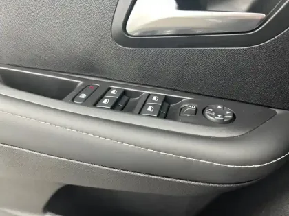 Photo 18 Peugeot 208  Hybrid 110 e-DCS6