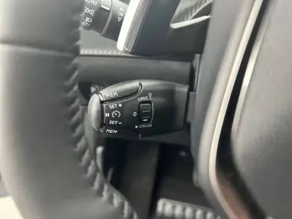 Photo 19 Peugeot 208  Hybrid 110 e-DCS6